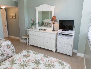 Siesta Key Beach Vacation Condo with Pool Great Amenities